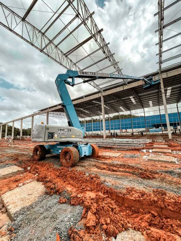 Locação de Plataforma Elevatória Pantográfica